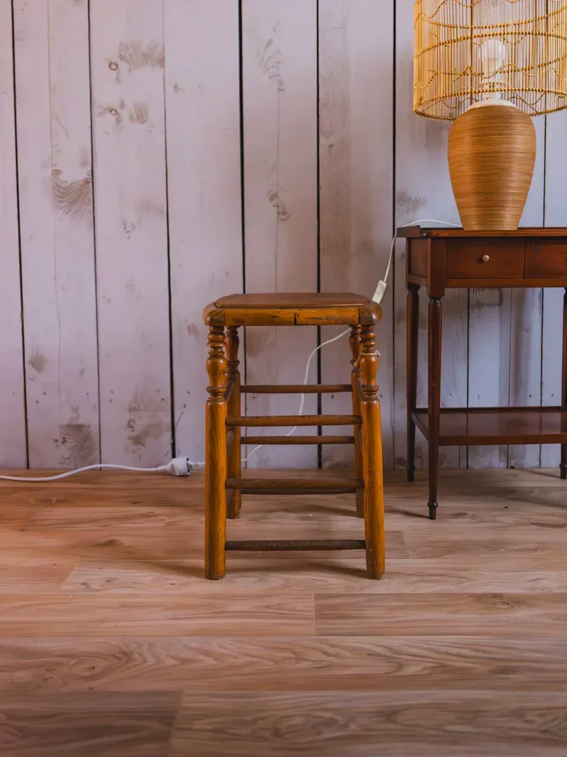 Regis, le tabouret en bois N°796