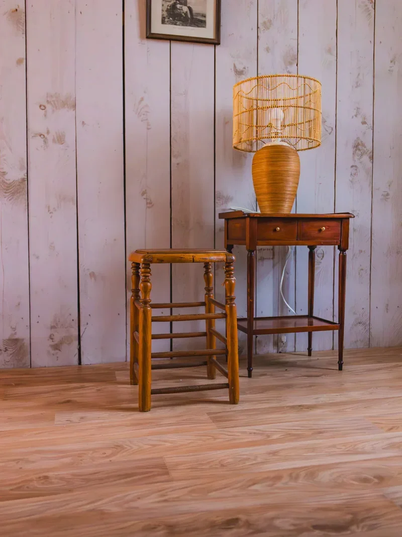 Regis, le tabouret en bois N°796