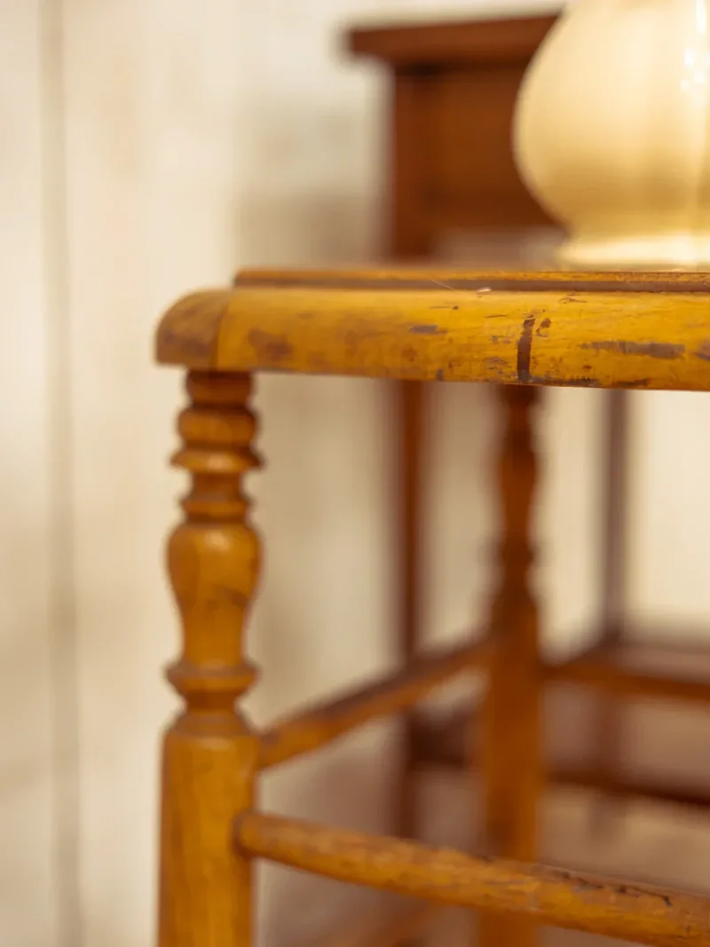 Regis, le tabouret en bois N°796