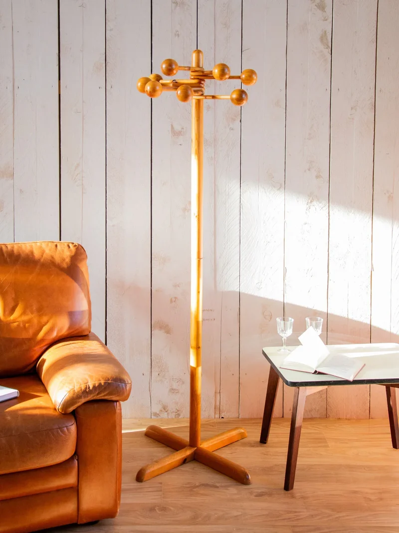 Charlie, le porte-manteau en bois N°168