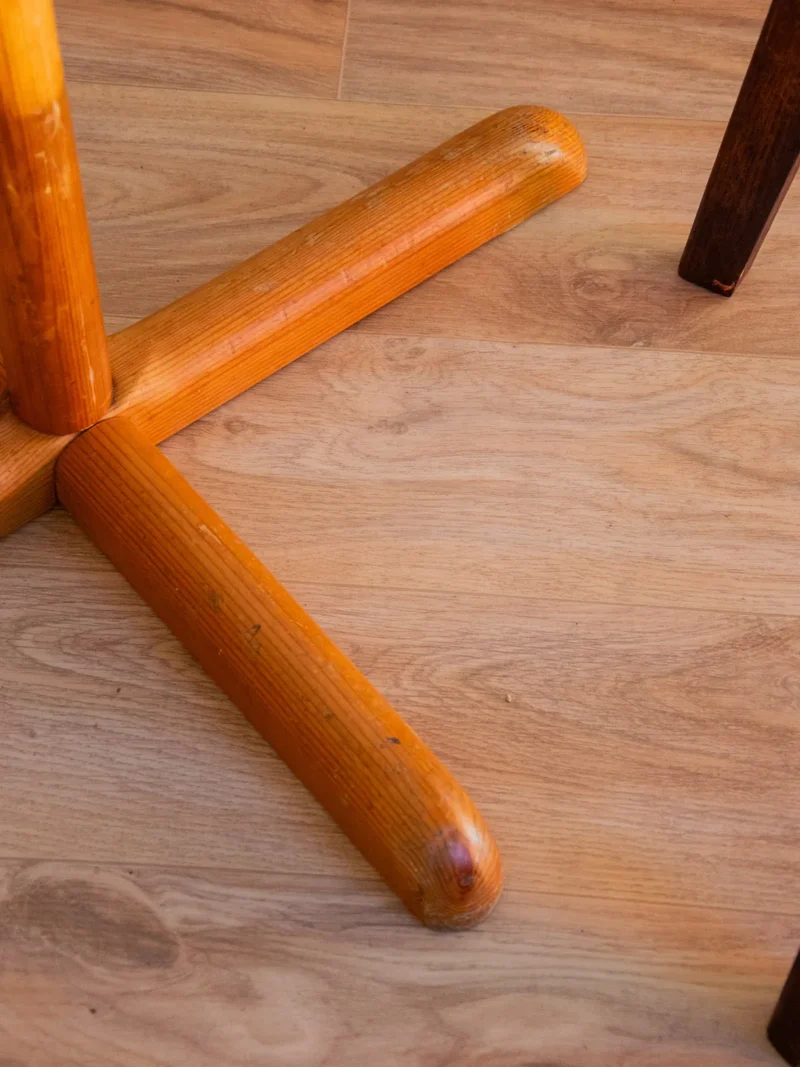 Charlie, le porte-manteau en bois N°168