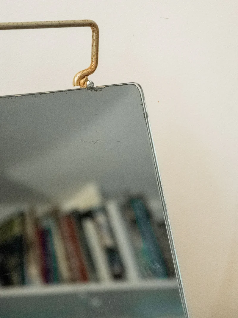 Georges, l'ancien miroir de chausseur en métal N°877
