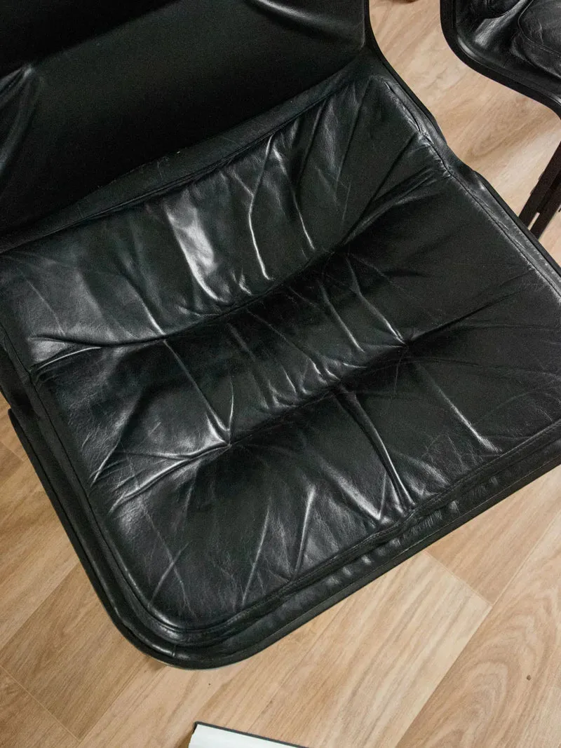 Alma, la paire de chaises en cuir N°1116
