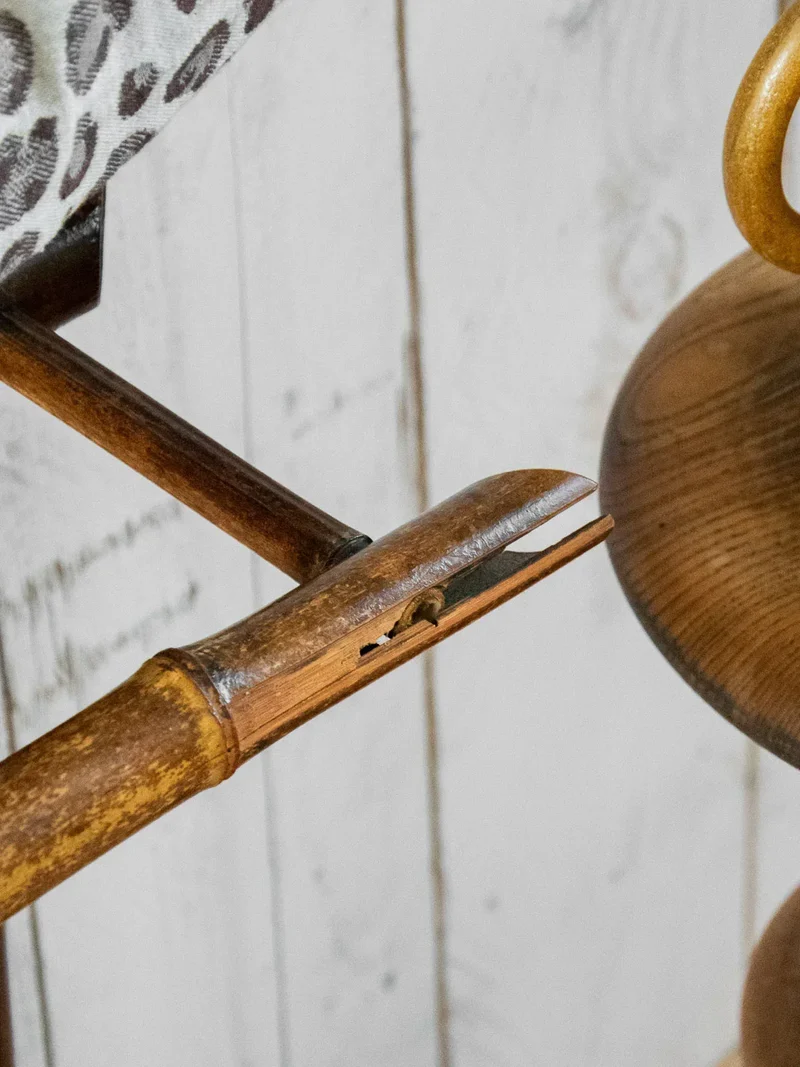 Max, le porte-manteau miroir en bambou N°218