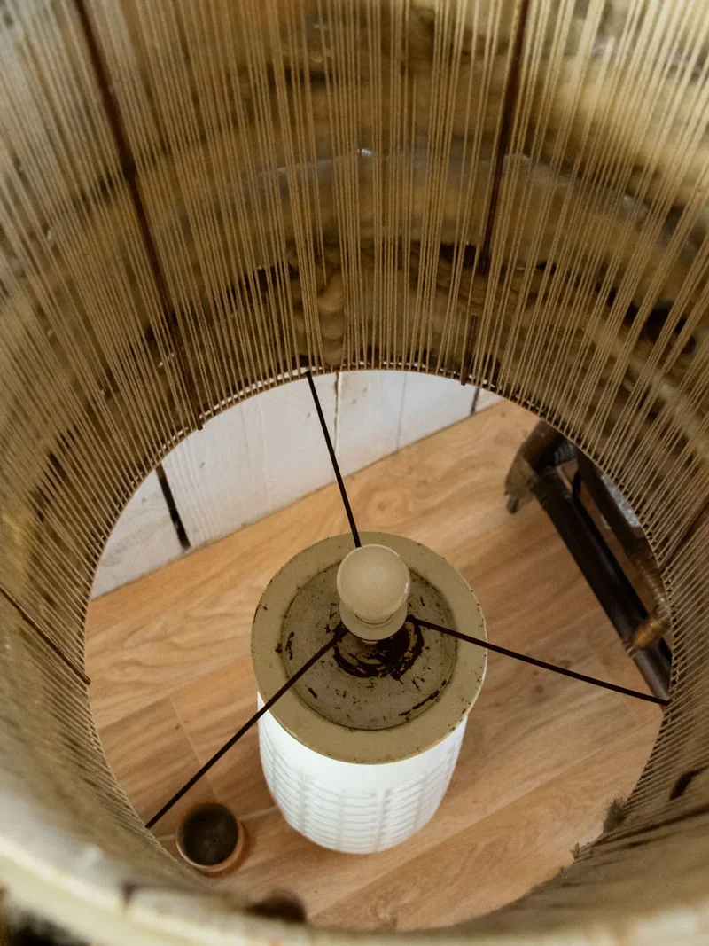 Julia, la lampe à poser en laine N°575