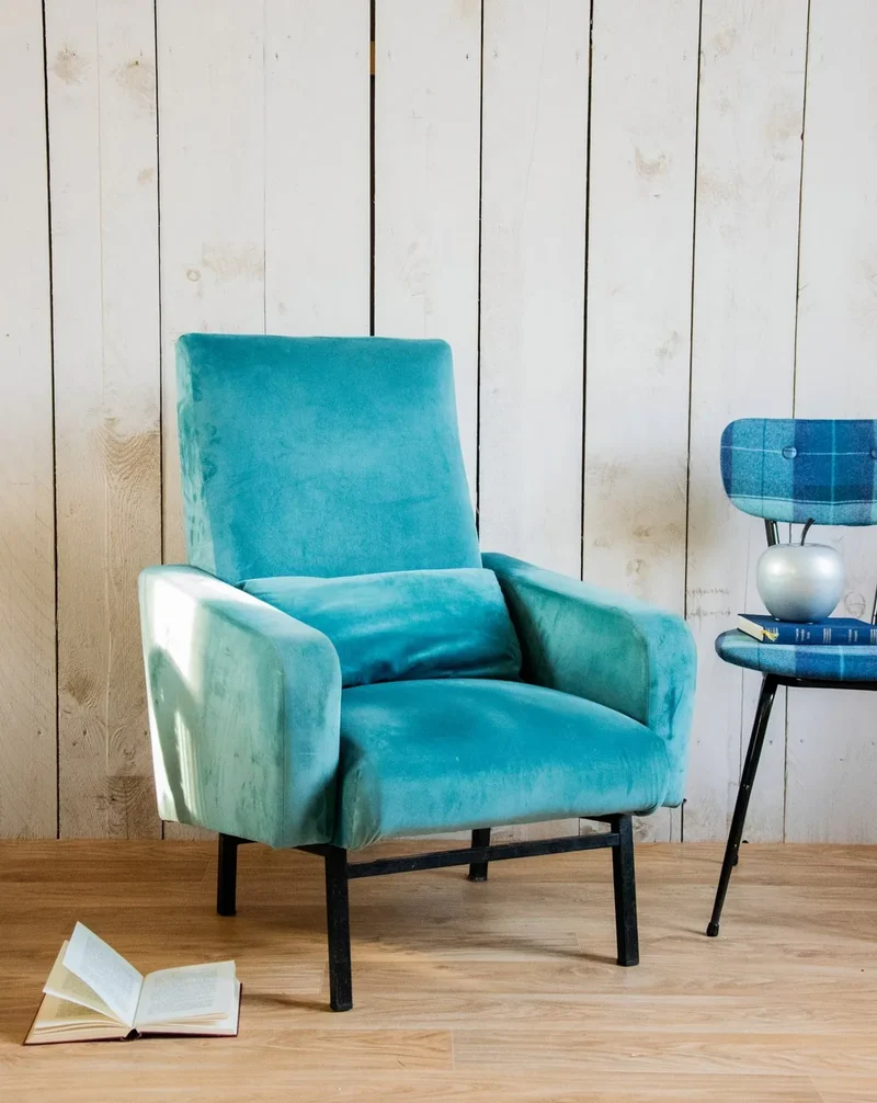 Jakob, le fauteuil en velours N°737