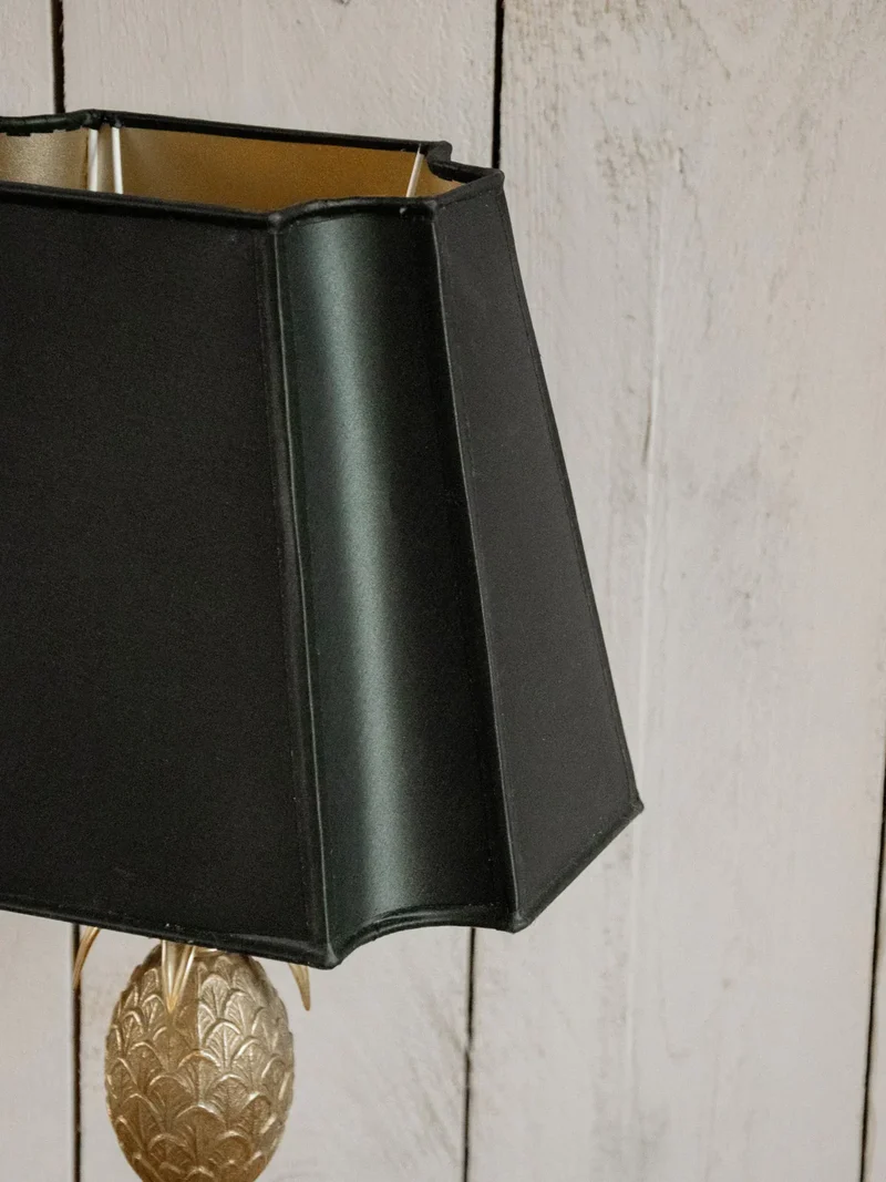 Julia, la lampe à poser en bronze N°579