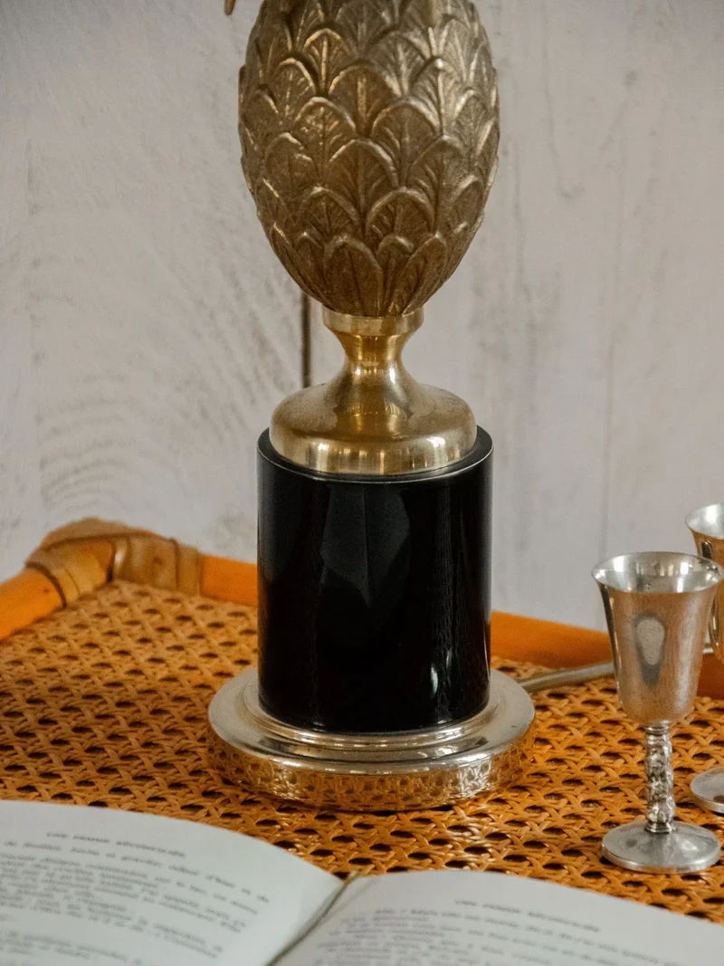 Julia, la lampe à poser en bronze N°579
