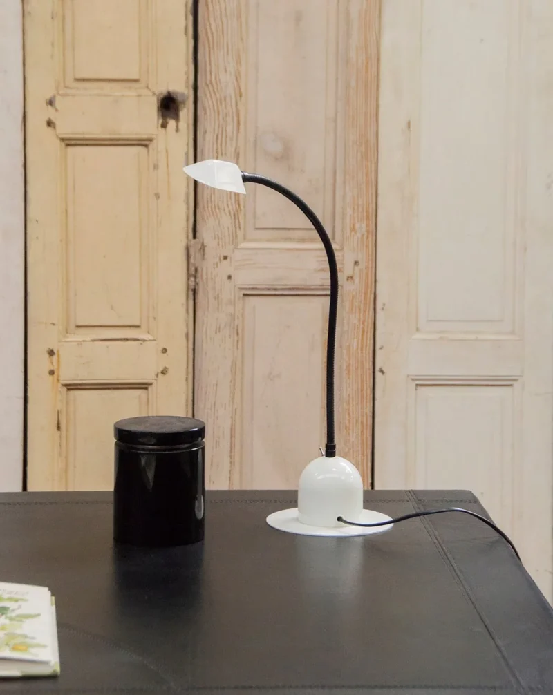 Julia, la lampe de bureau à poser N°554