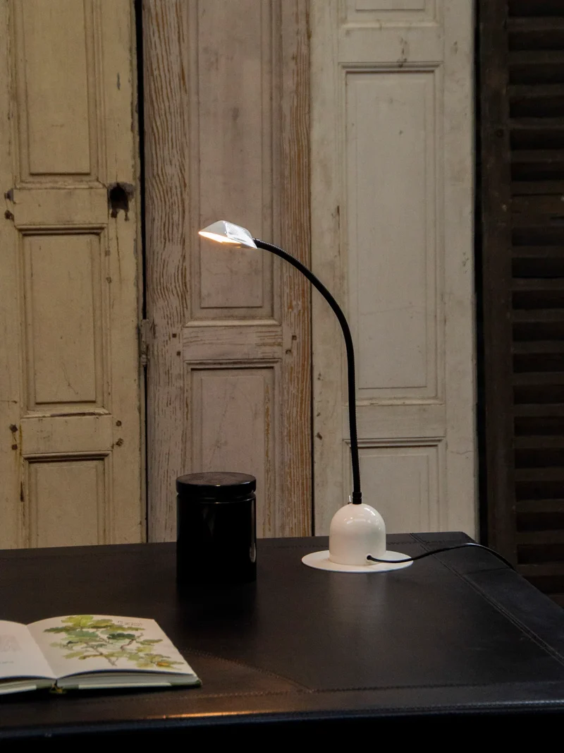 Julia, la lampe de bureau à poser N°554