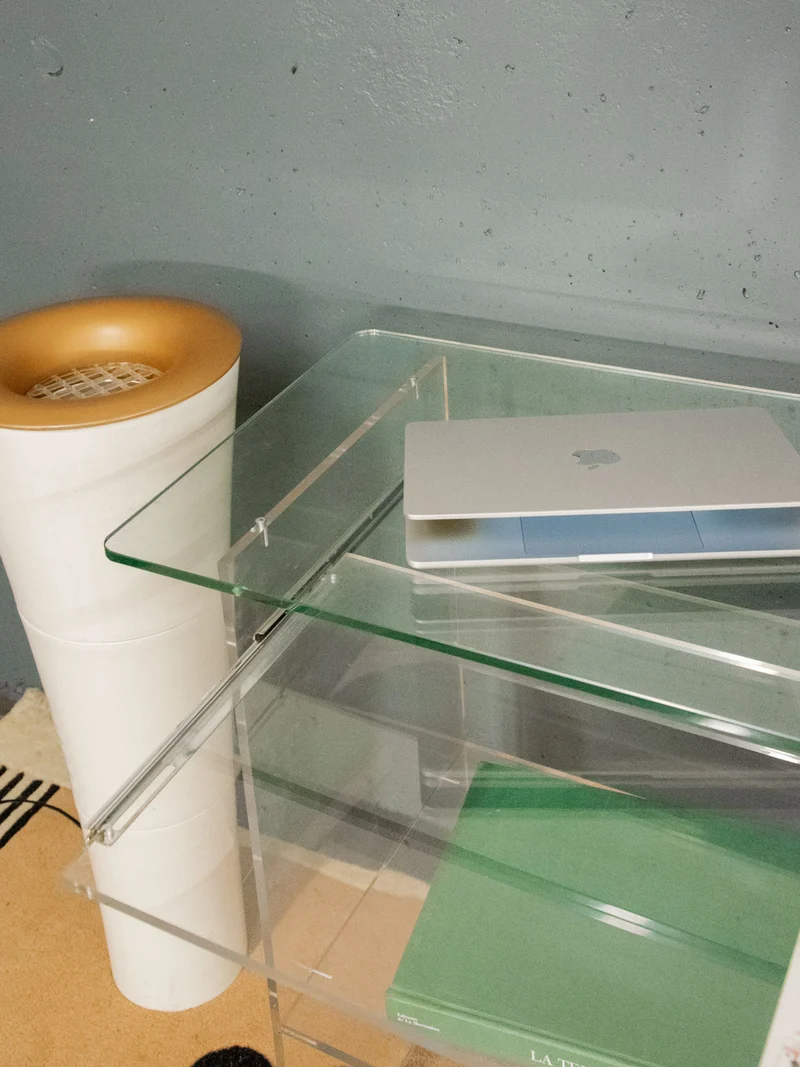 Yvan, le bureau en verre et plexiglass N°468