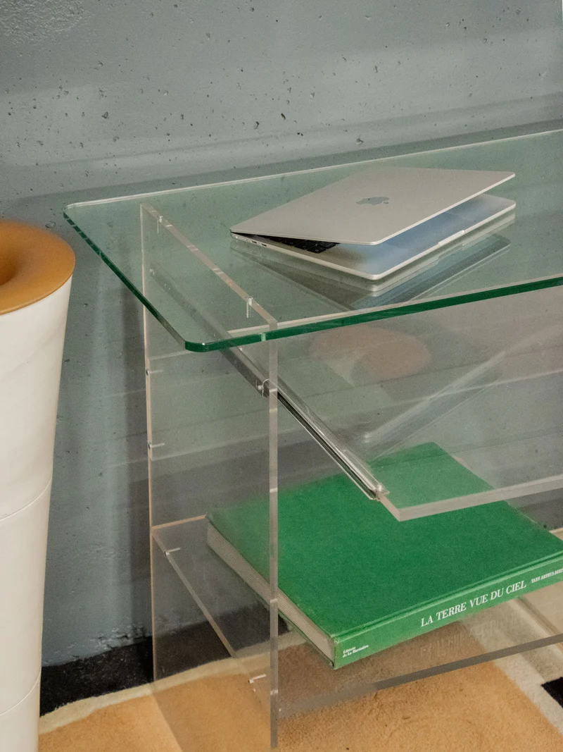 Yvan, le bureau en verre et plexiglass N°468