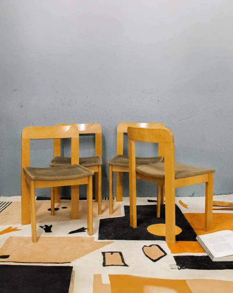 Alma, le lot de 4 chaises en orme et velours N°1159