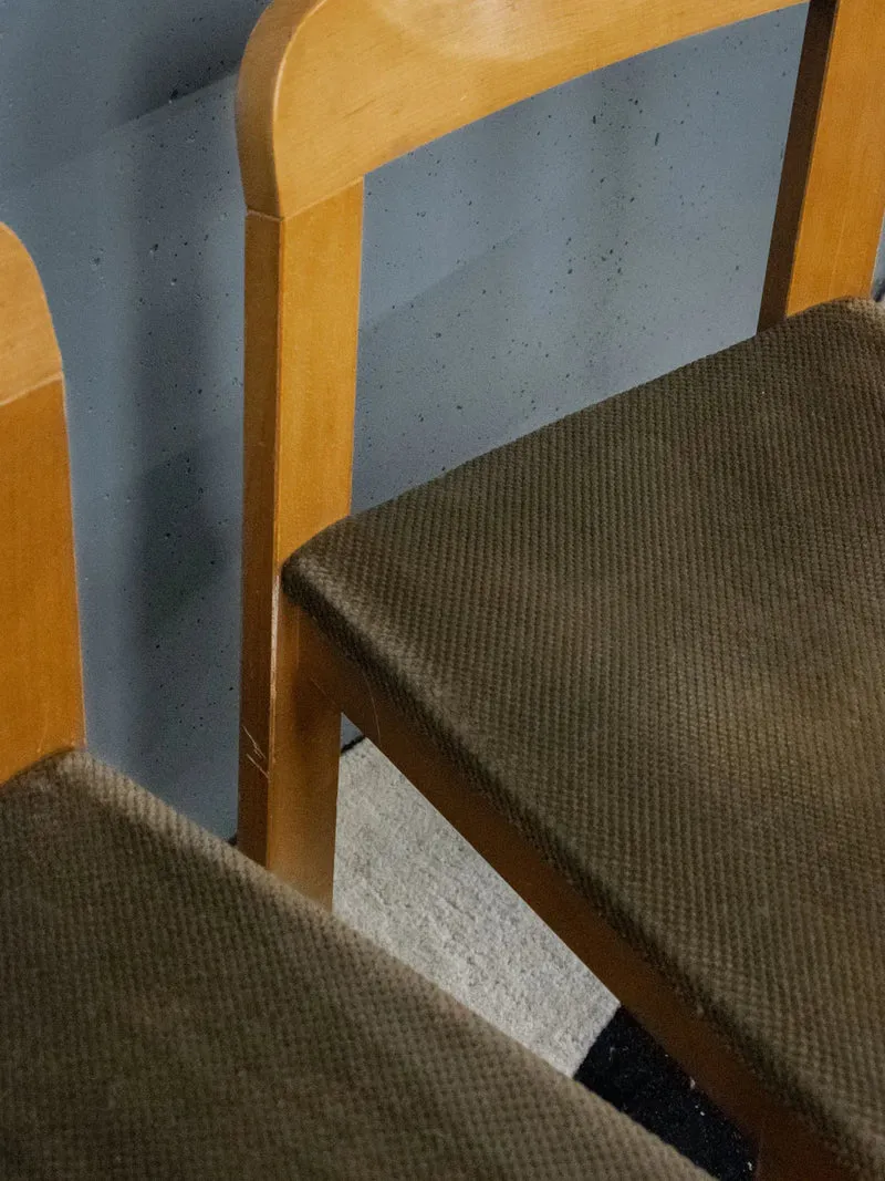 Alma, le lot de 4 chaises en orme et velours N°1159