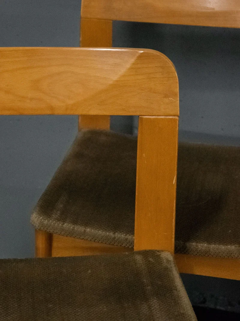 Alma, le lot de 4 chaises en orme et velours N°1159