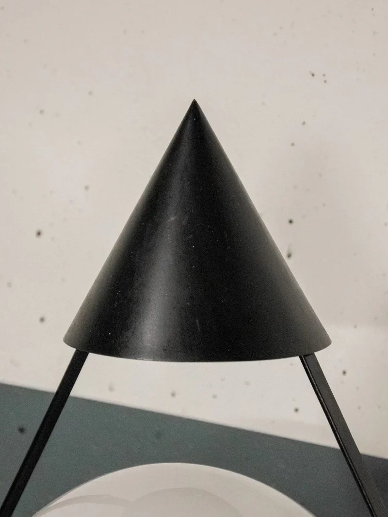 Julien, le lampadaire à globe en métal N°273