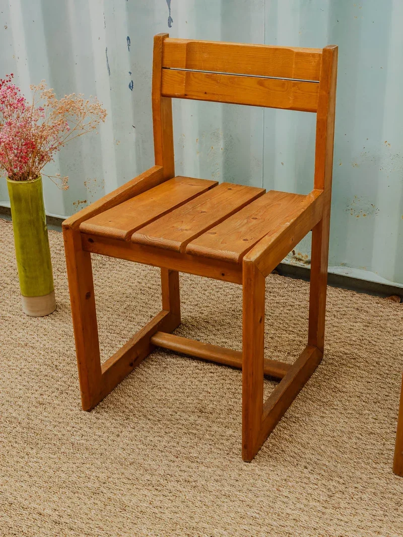 Claude, la chaise en bois N°853