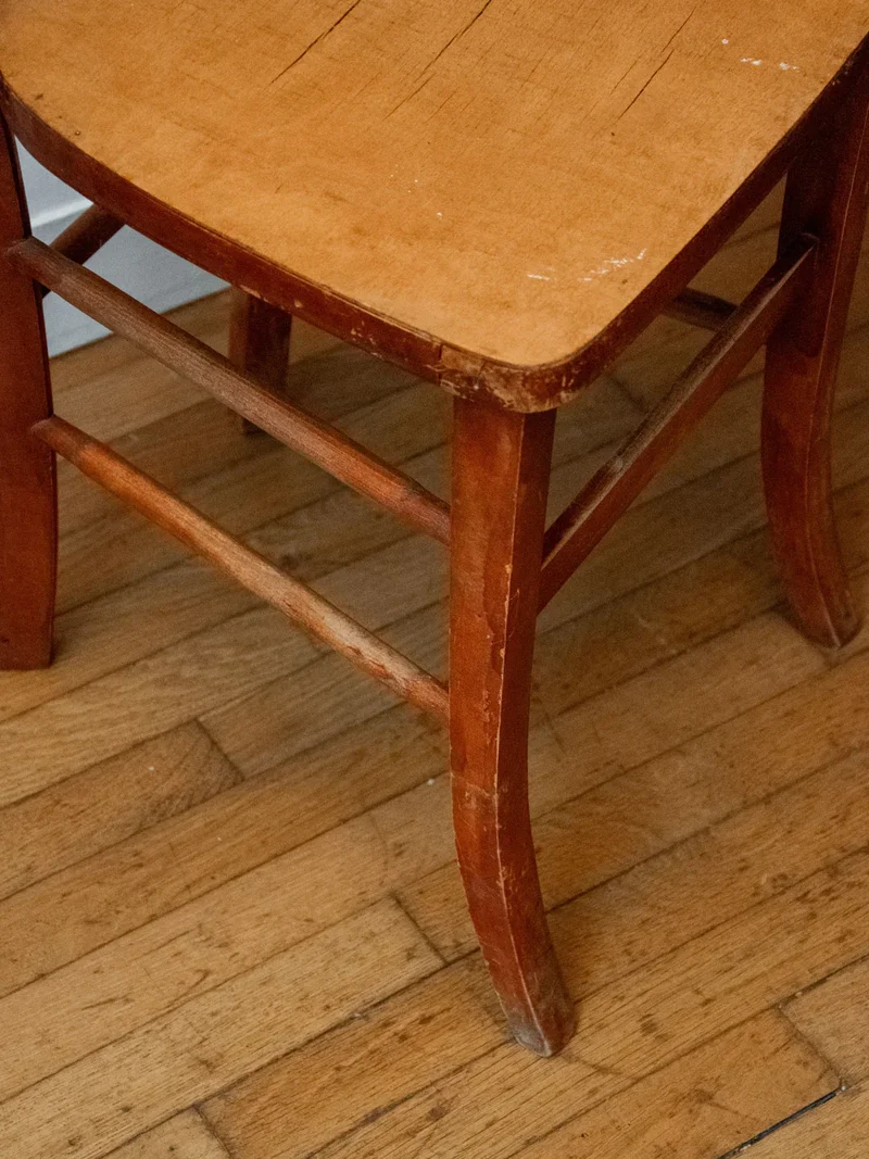 Claude, la chaise bistrot en bois foncé N°851