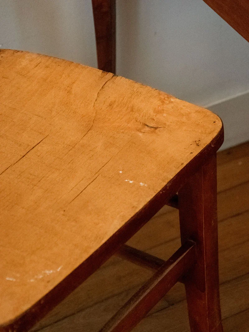 Claude, la chaise bistrot en bois foncé N°851