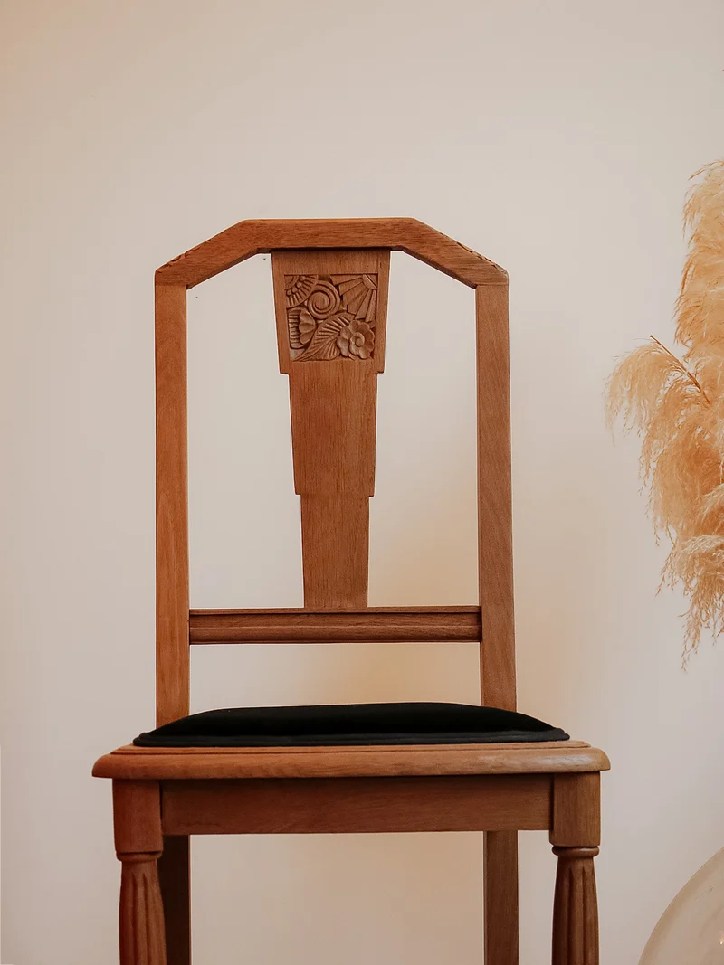 Claude, la chaise en bois N°855