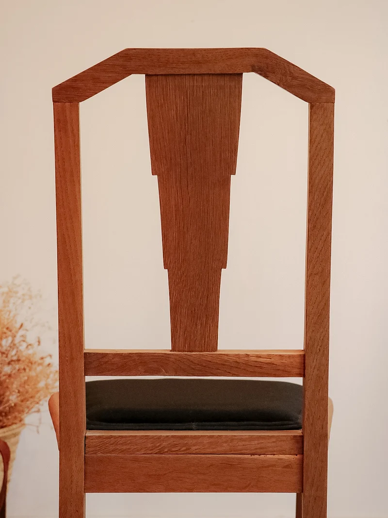 Claude, la chaise en bois N°855