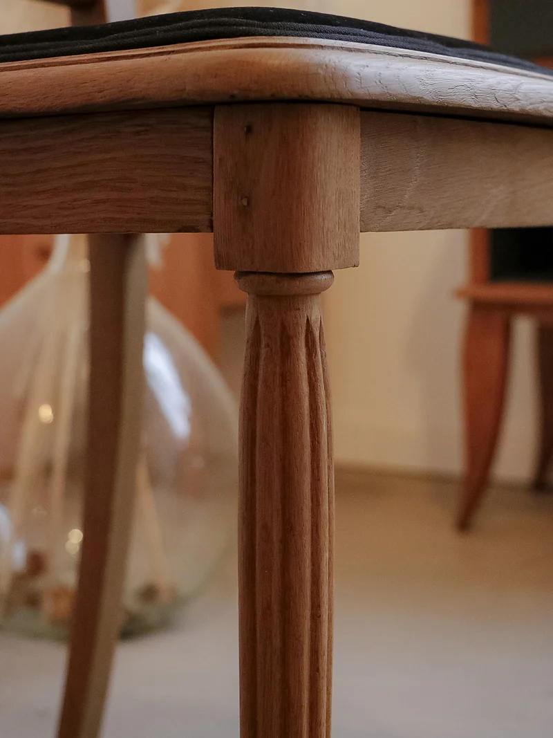 Claude, la chaise en bois N°855