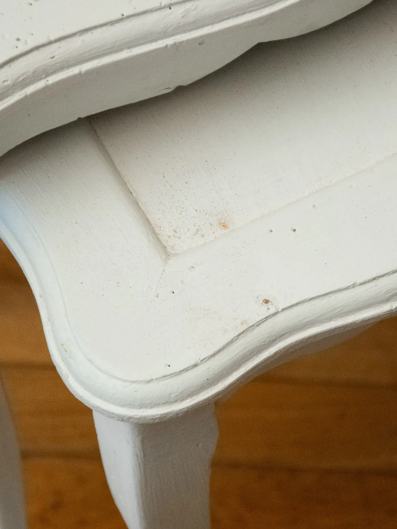 Barbara, les 2 tables gigognes blanches en bois N°111