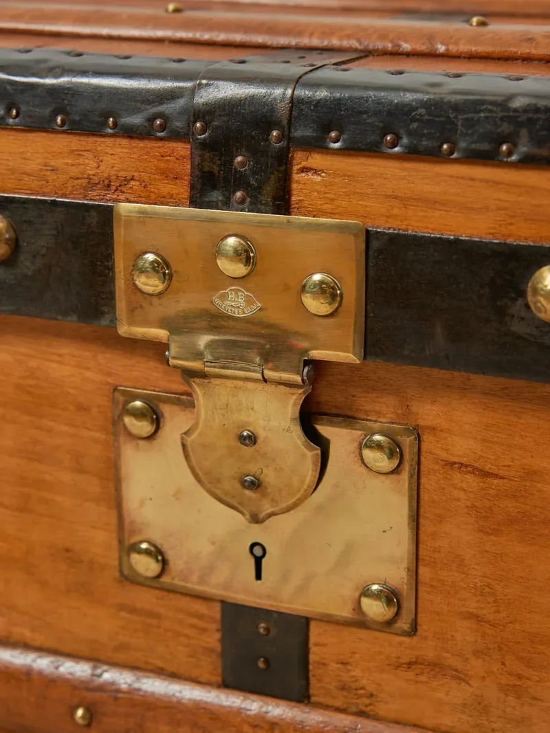 Lucienne, la grande malle en bois N°235