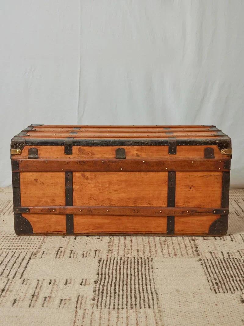 Lucienne, la grande malle en bois N°235