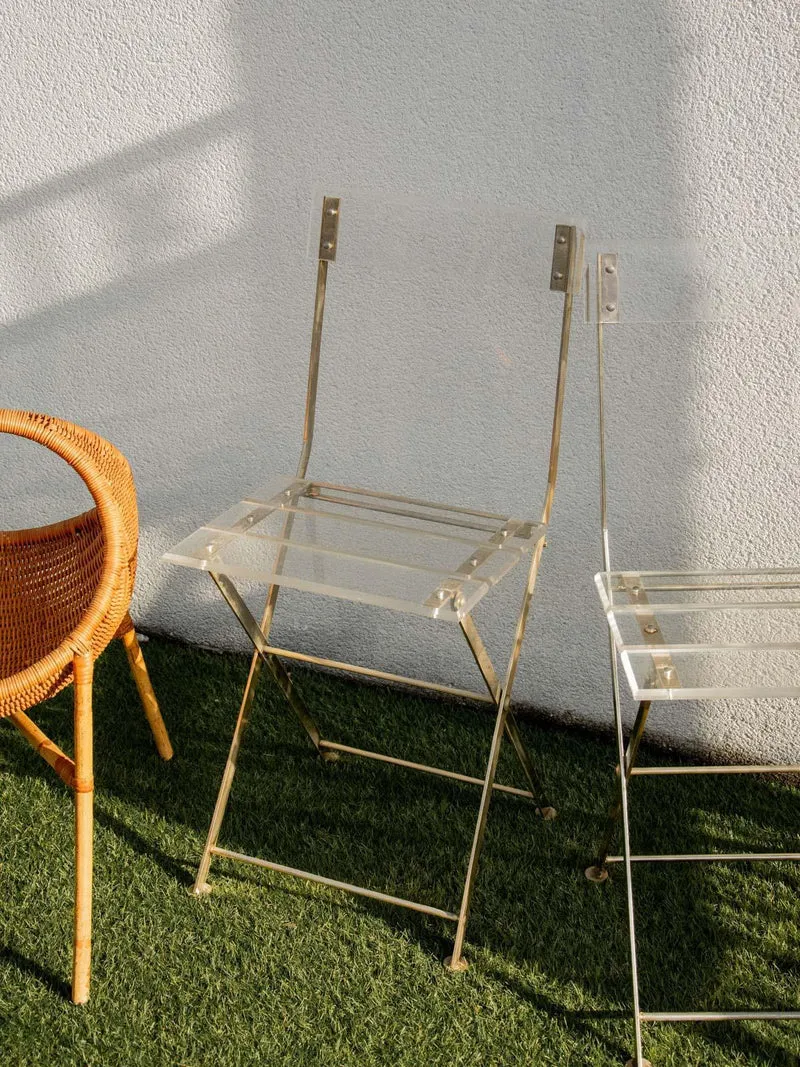 Alma, la paire de chaises pliantes en plexiglass N°1201