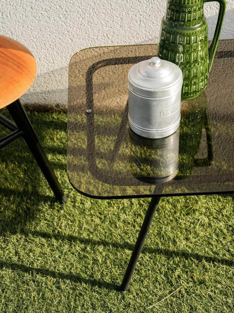 Donna, la table basse en acier et verre fumé N°728