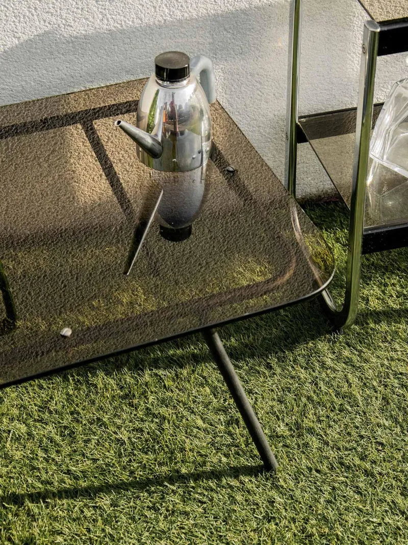 Donna, la table basse en acier et verre fumé N°728