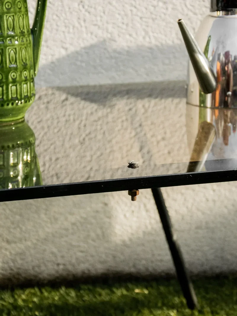 Donna, la table basse en acier et verre fumé N°728
