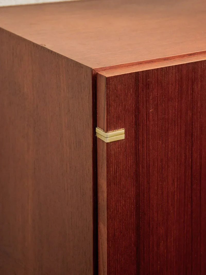 Magda, la petite armoire en teck N°144