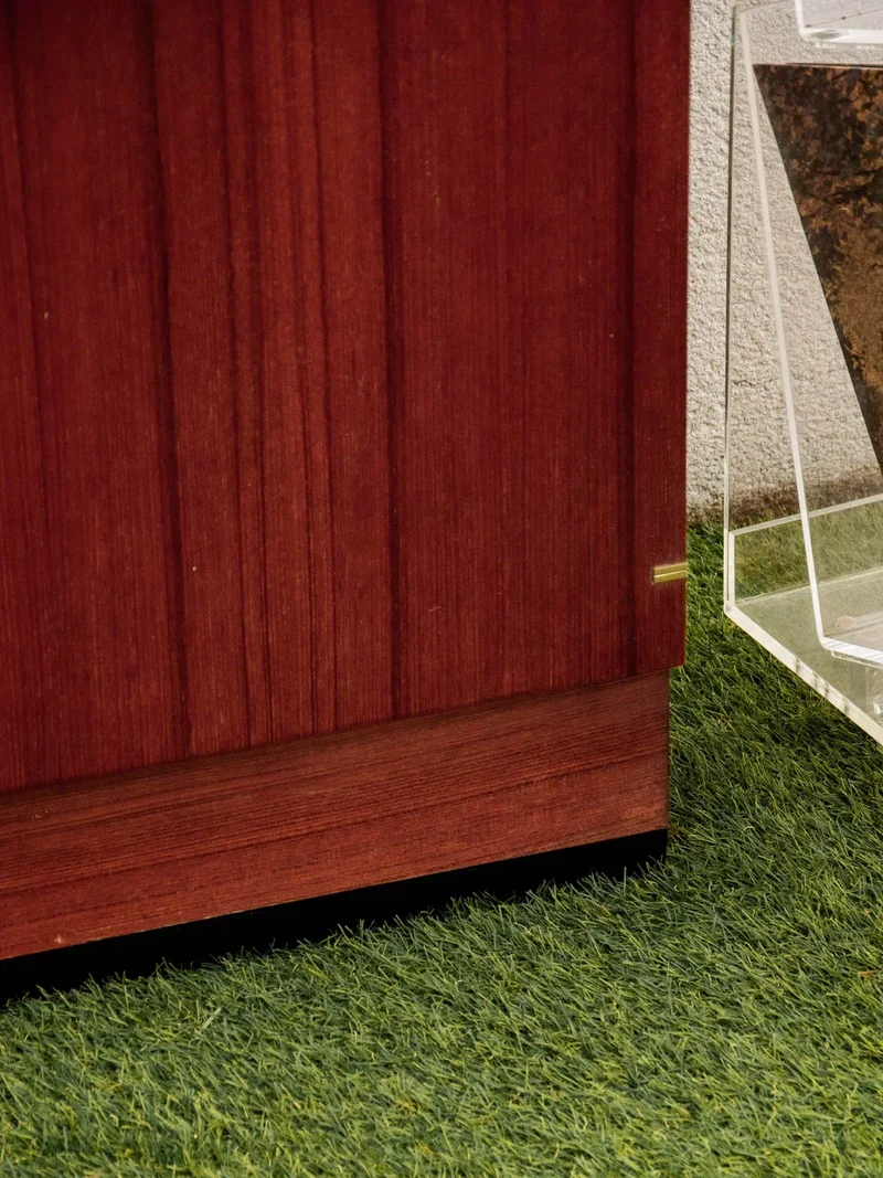Magda, la petite armoire en teck N°144