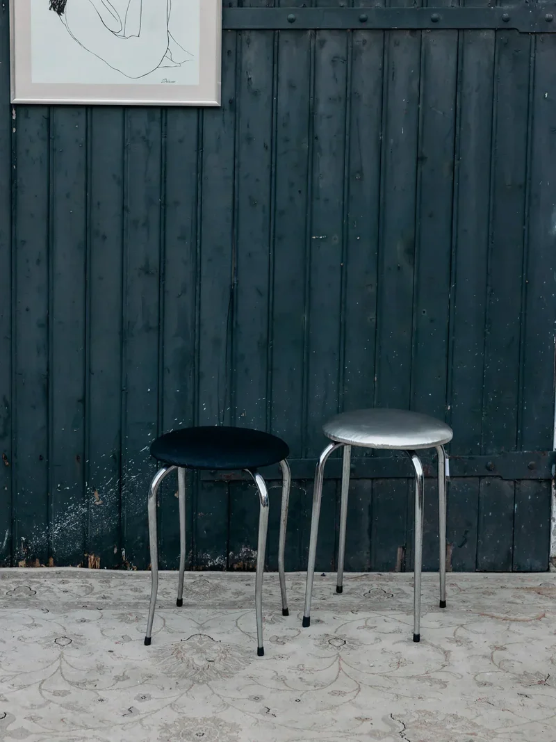 Axel, le tabouret argenté en cuir et métal N°563