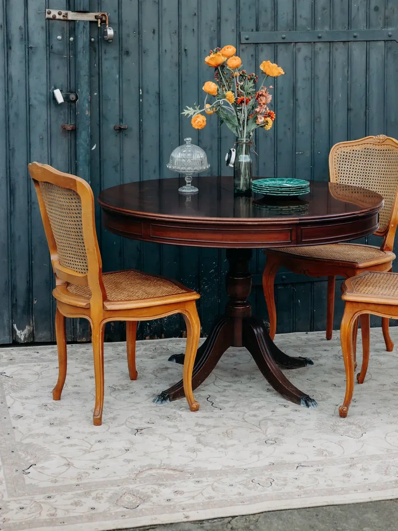 Romy, la table à manger en bois N°505