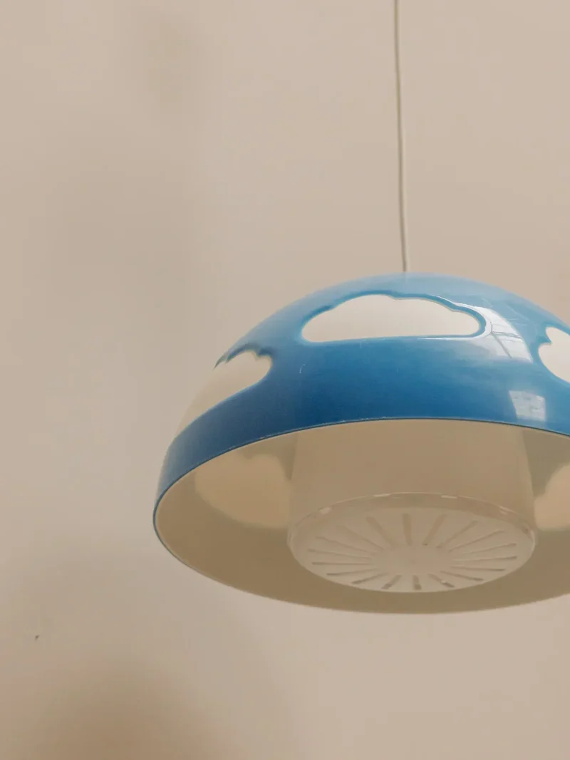 Sonia, la suspension bleue Ikea vintage N°170