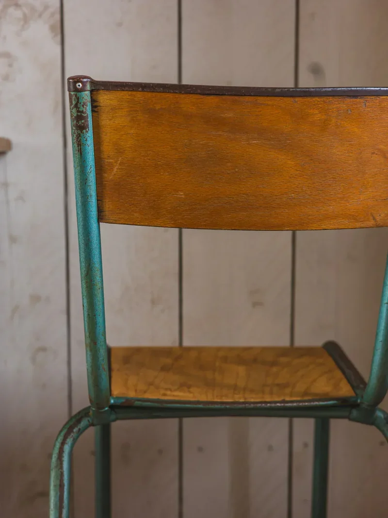 Claude, la chaise d'écolier en métal N°921