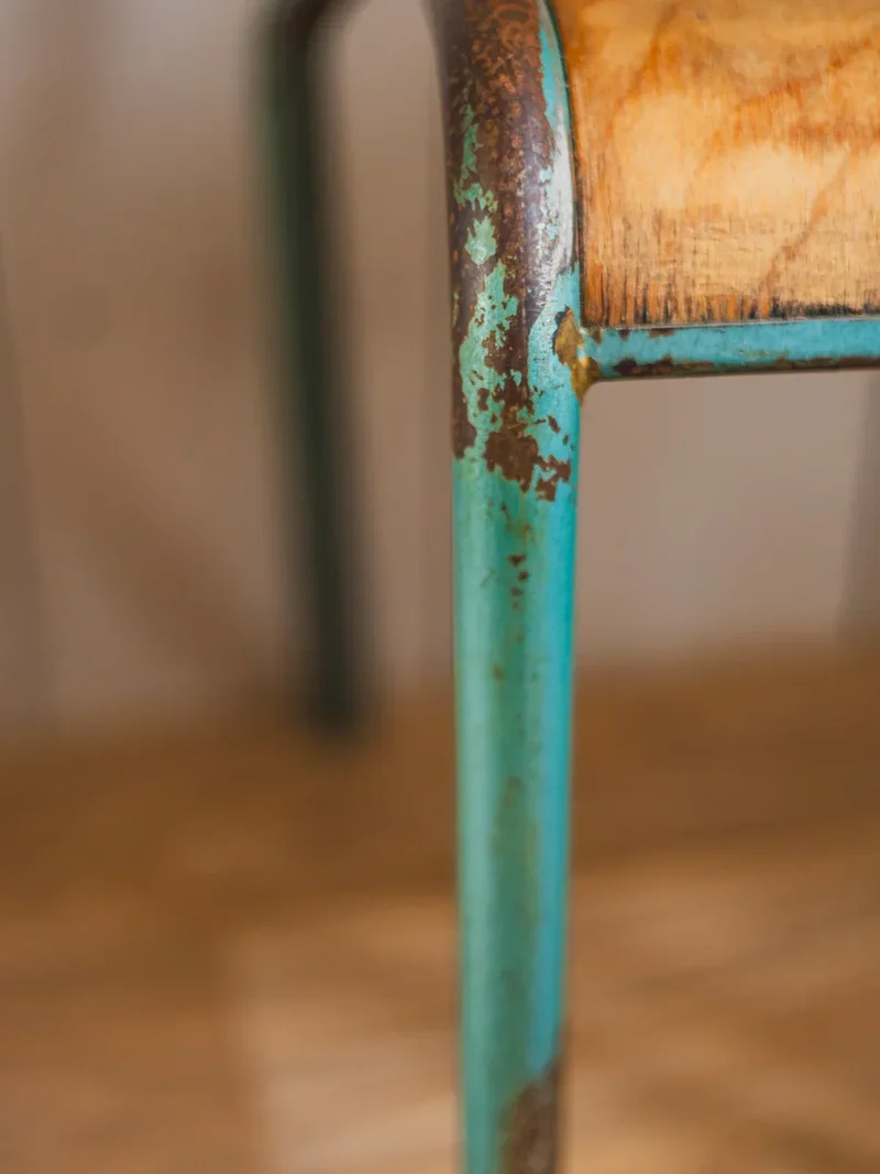 Claude, la chaise d'écolier en métal N°921