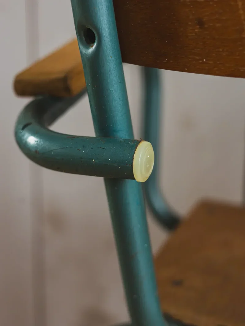 Claude, la chaise de directeur en métal N°920