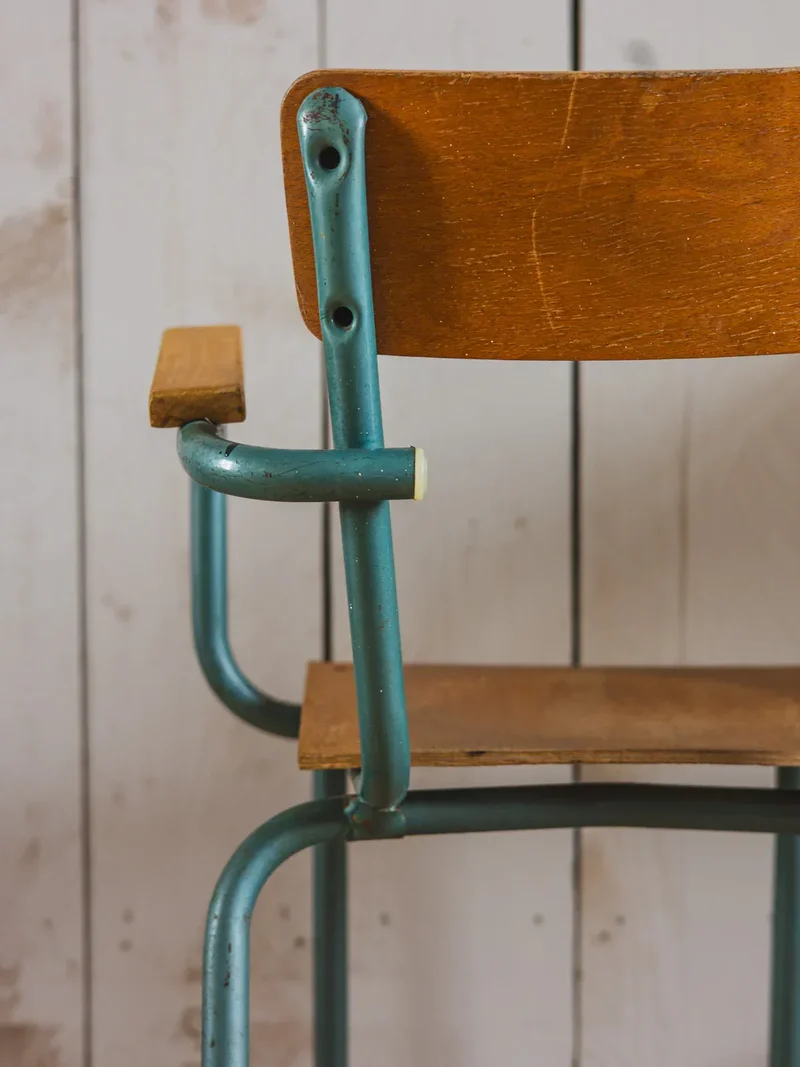 Claude, la chaise de directeur en métal N°920