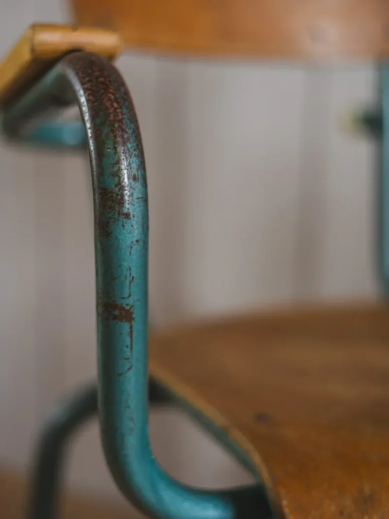 Claude, la chaise de directeur en métal N°920