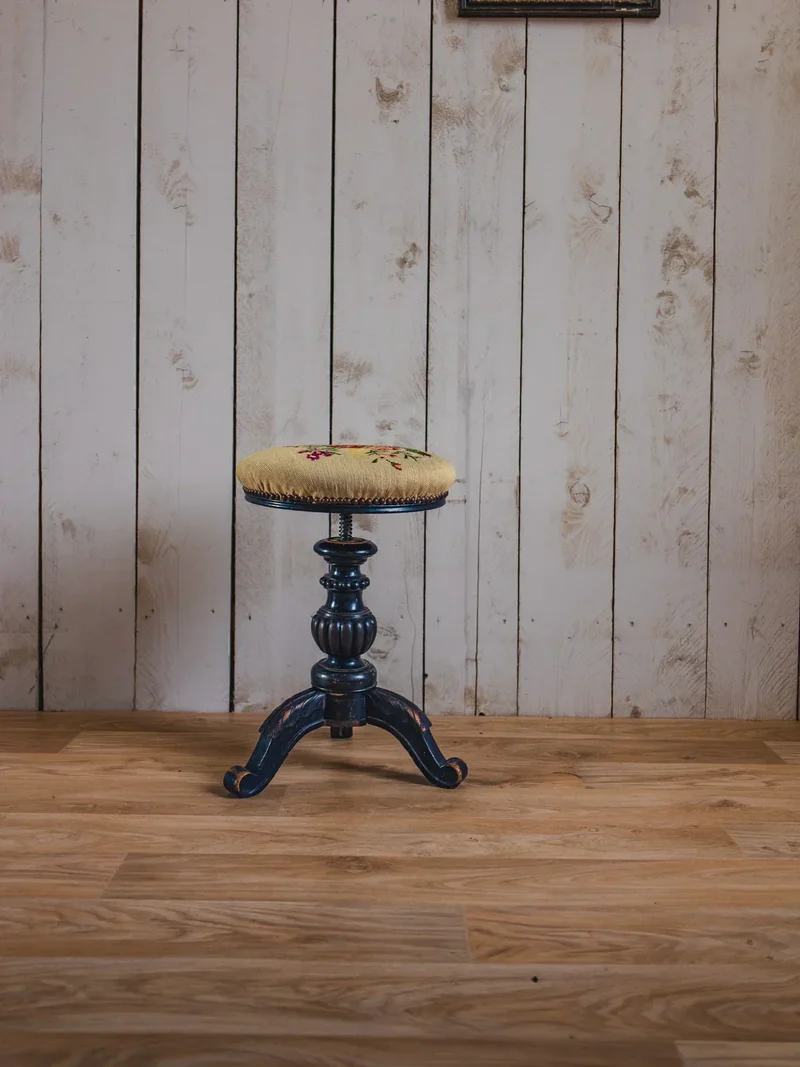 Regis, le tabouret réglable en bois N°792