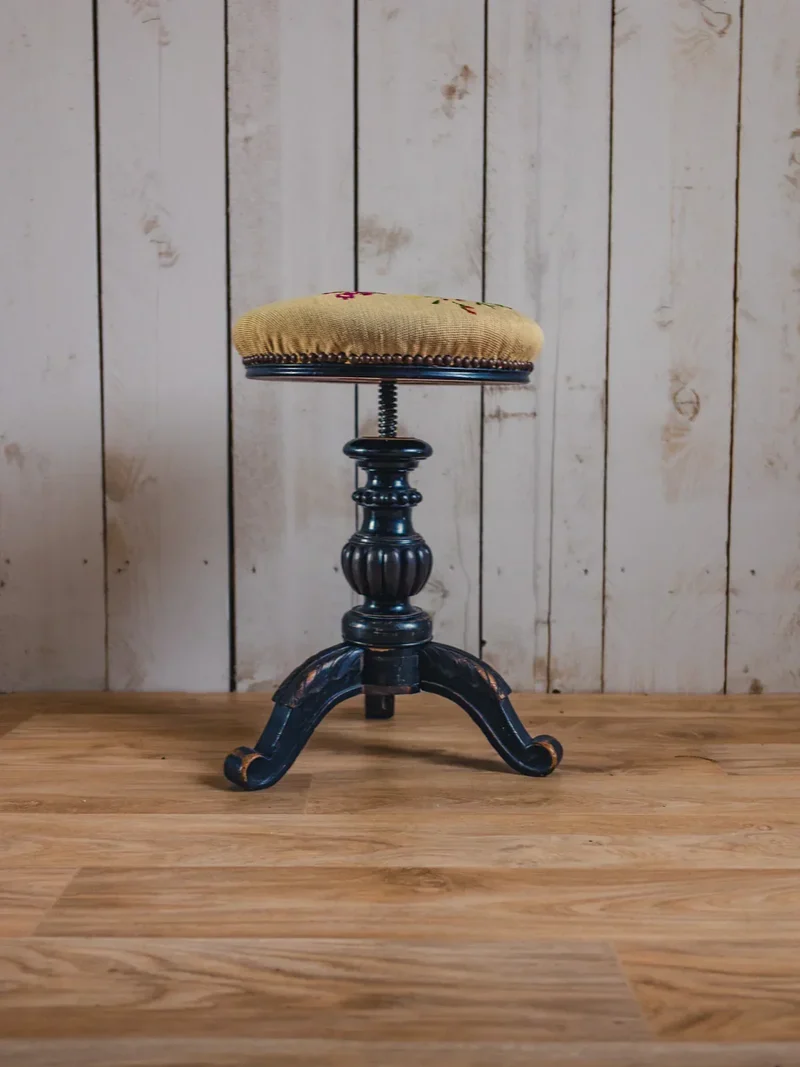 Regis, le tabouret réglable en bois N°792