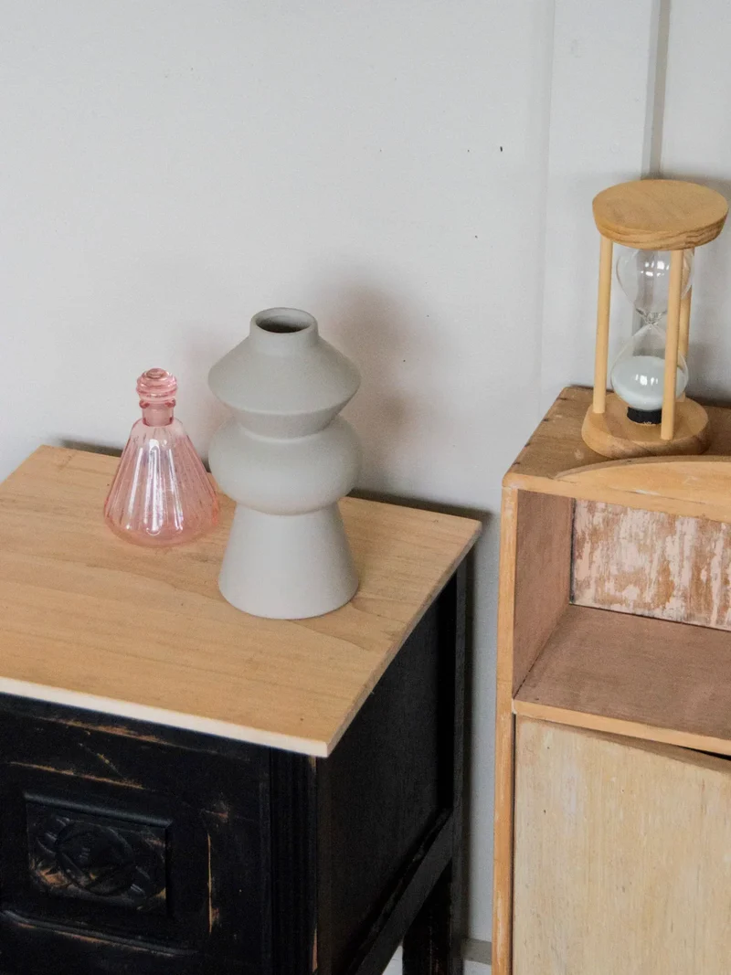 Odile, la table de chevet patinée noire N°630