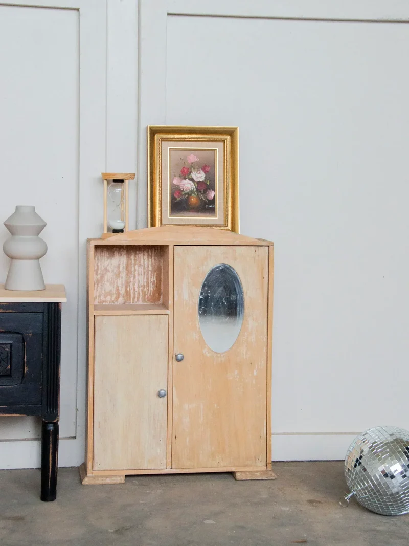 Gaëlle, la grande armoire à pharmacie patinée N°258