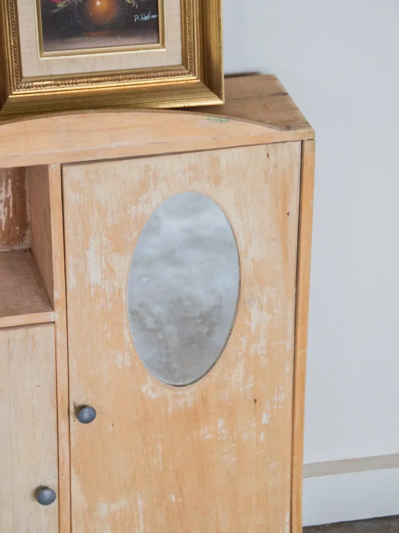 Gaëlle, la grande armoire à pharmacie patinée N°258