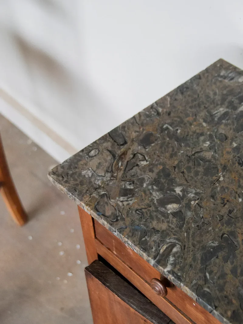 Odile, la table de chevet en bois et marbre N°629