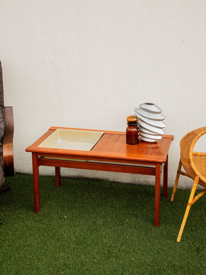 Donna, la table basse à jardinière intégrée N°722